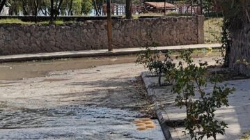 Water from private well spilled onto street in El Chante