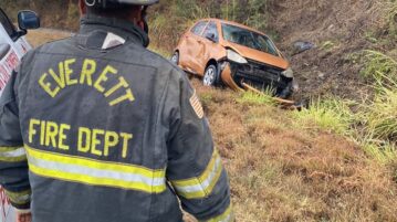 Car skids off highway at the Ixtlahuacán curves