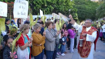 Ajijic parish welcomes its new priest, Father José González