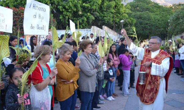 Ajijic parish welcomes its new priest, Father José González