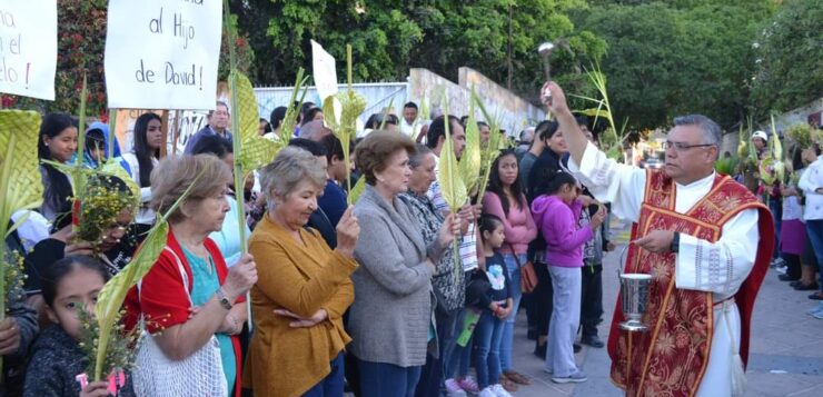 Ajijic parish welcomes its new priest, Father José González