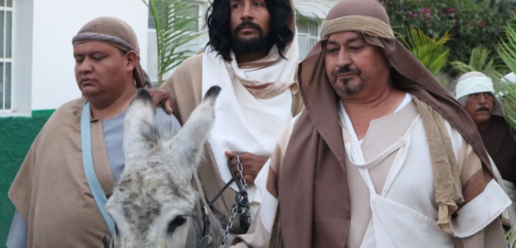 San Antonio Tlayacapan Semana Santa opens with solemn but festive atmosphere