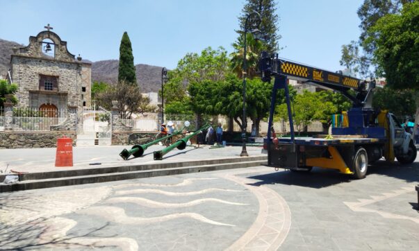 Installation of 10 new lamps in Ajijic square