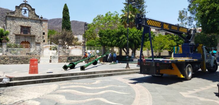 Installation of 10 new lamps in Ajijic square