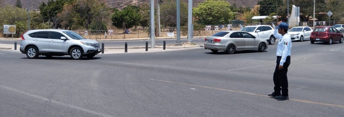  Big changes at the “Walmart Crossing” to improve traffic flow <br /> <span style='color:#797979;font-size:15px;font-family: Georgia, Cambria, 'Times New Roman', Times, serif;'>New traffic lights, traffic patterns</span>